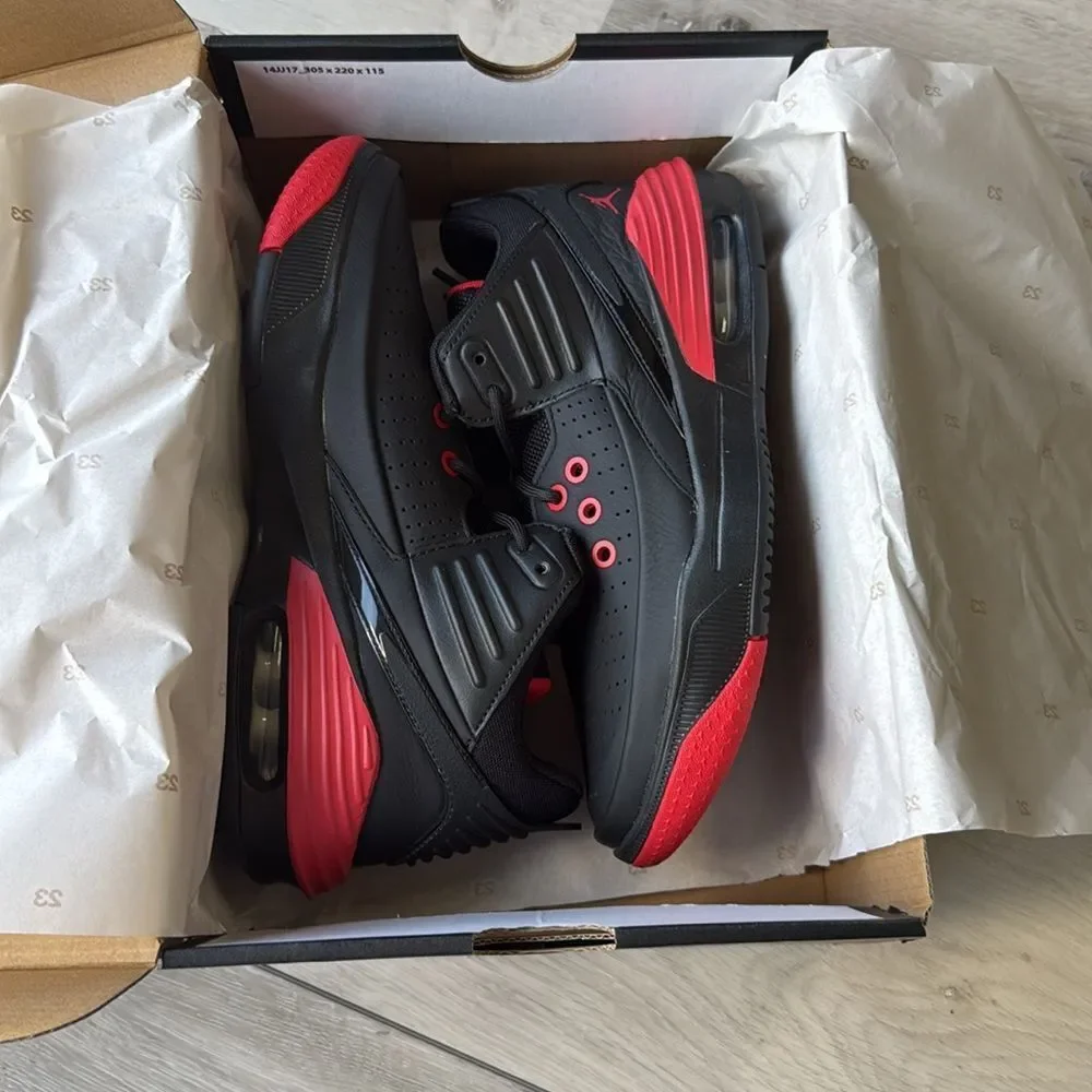 Nike Air JORDAN Jordan Max Aura 5‎ Shoes black/red size 7 NWT in Box